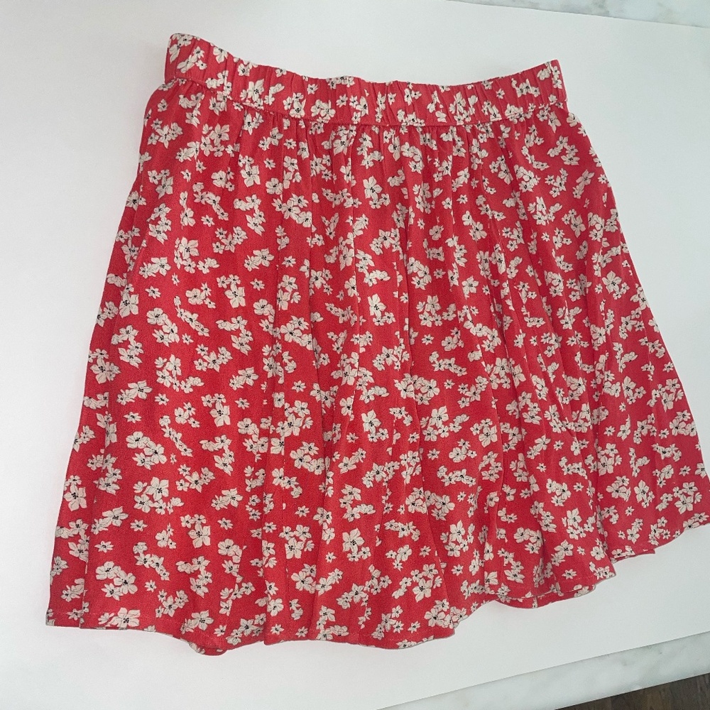 American Eagle Outfitters Flowy Red Floral Mini Skirt NWT